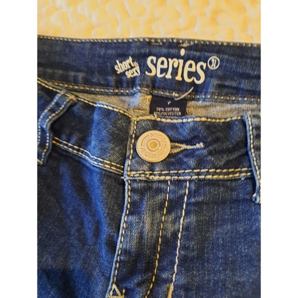 Amethyst Series 31 Short and Sexy Sz. 7 - Picture 2 of 9